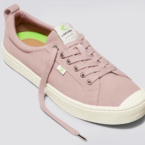 Cariuma OCA low rose suede sneaker